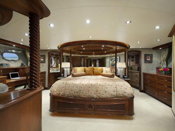 yacht Olga