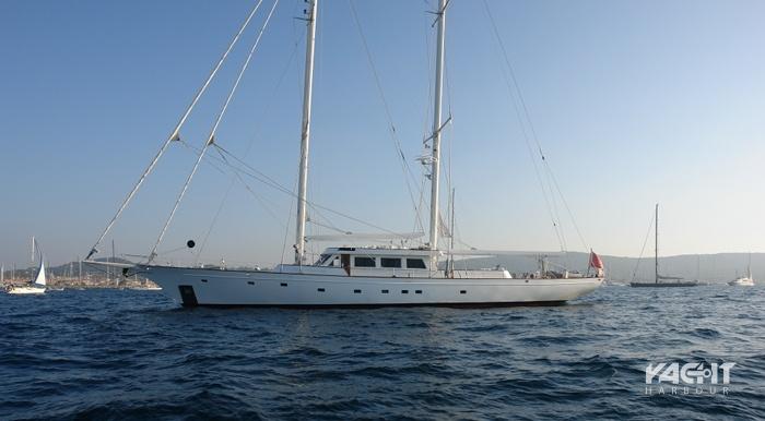 sailing yacht queen nefertiti