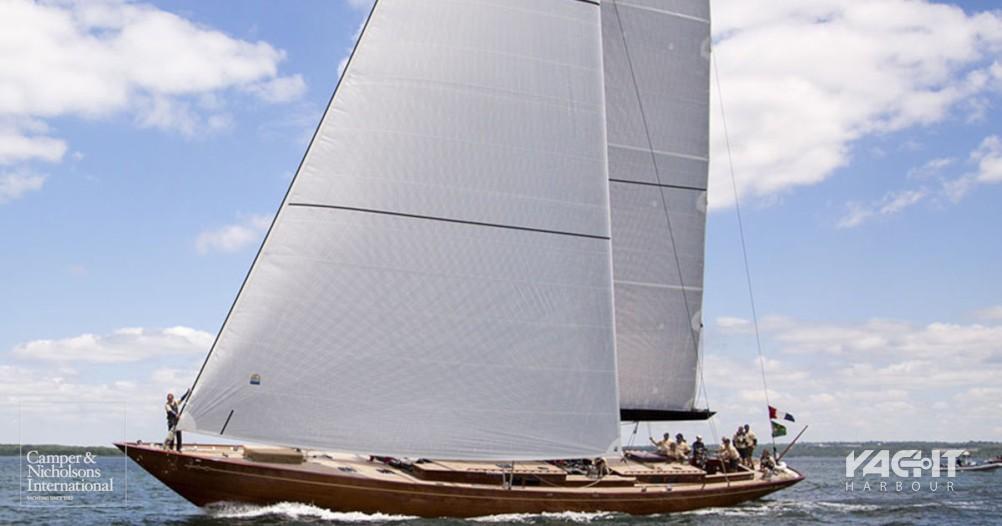 sailing yacht tempus fugit