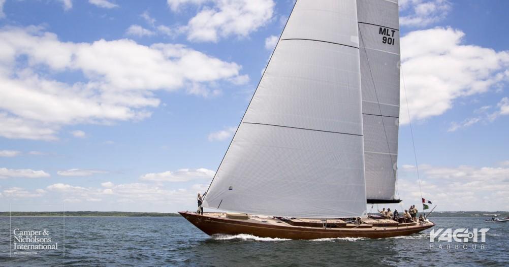 sailing yacht tempus fugit