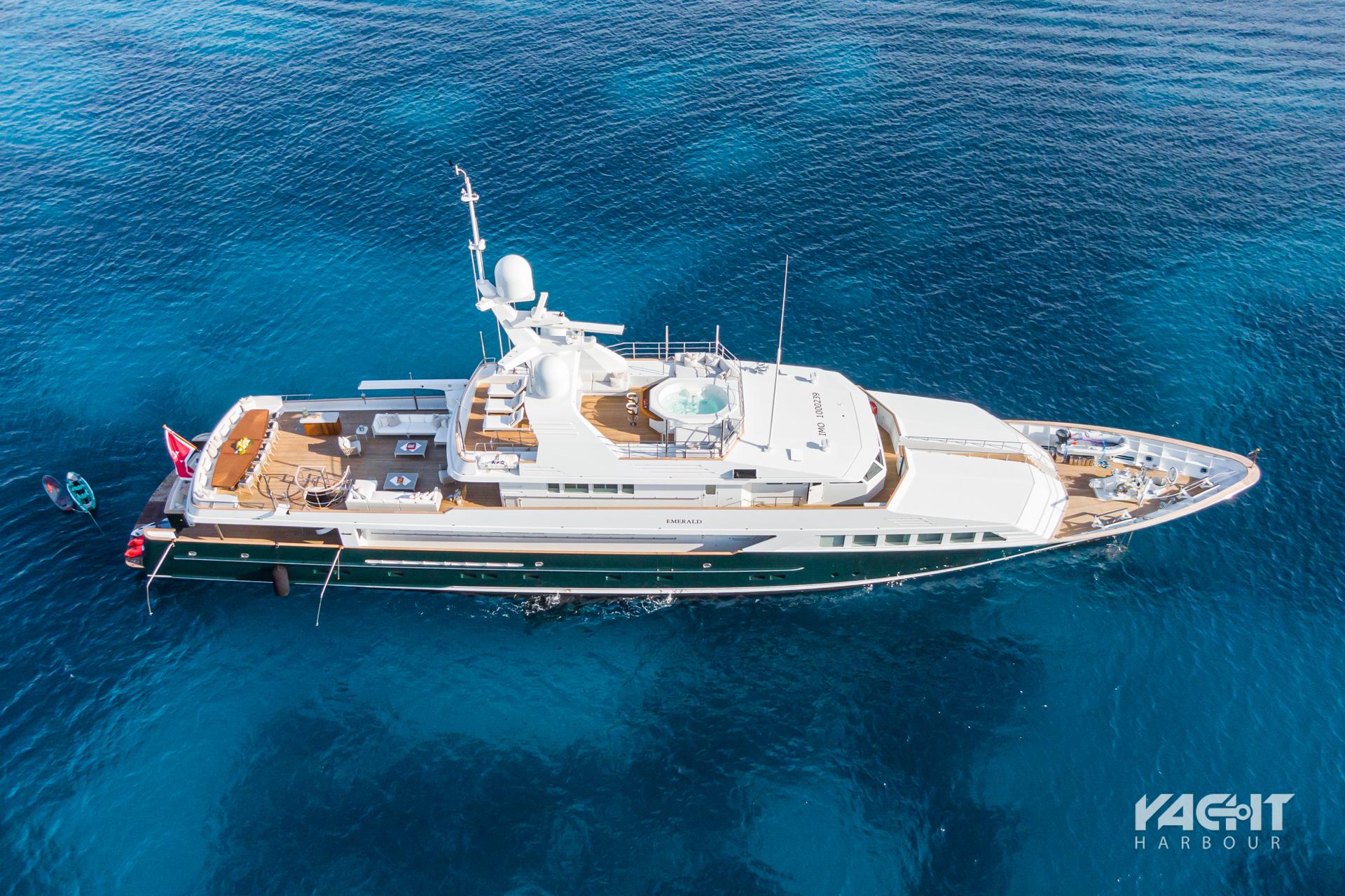 motor yacht emerald