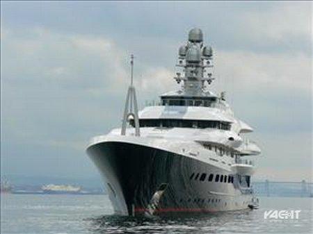 who owns the attessa 4 yacht