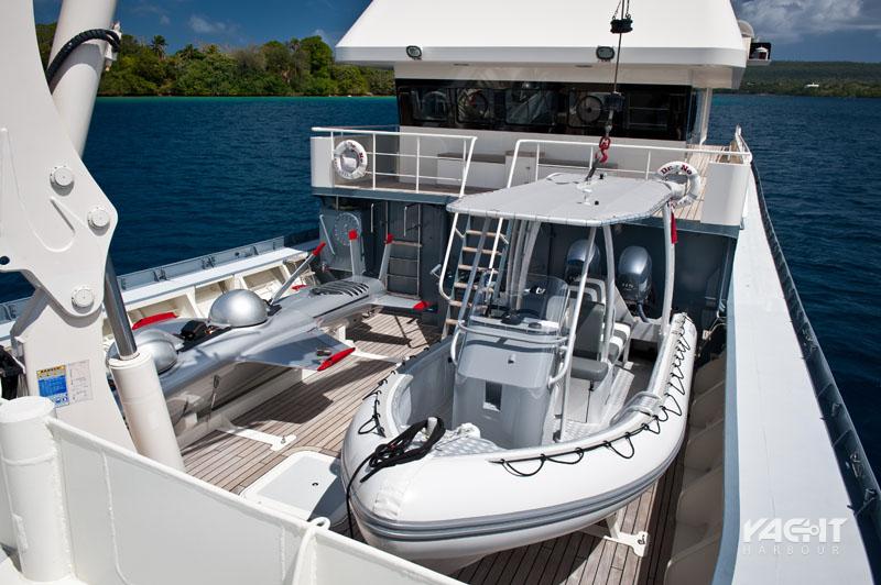 Motor yacht Dr No Narasaki Zosen Yacht Harbour