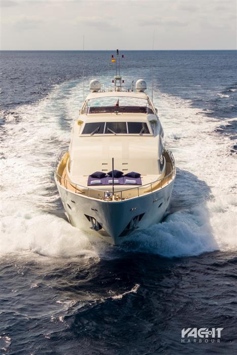 motor yacht champagne seas