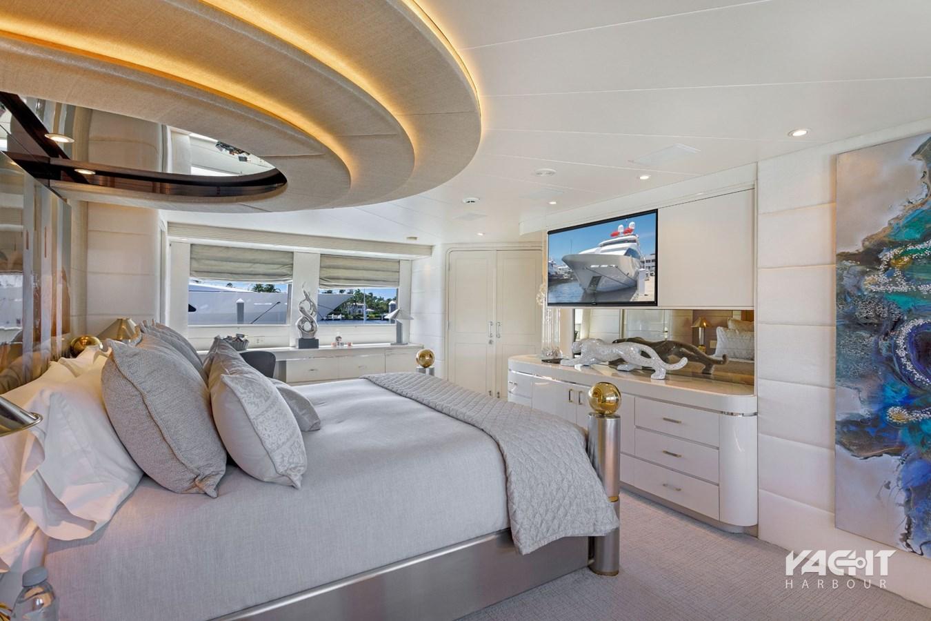Motor yacht Invision Westship Yacht Harbour