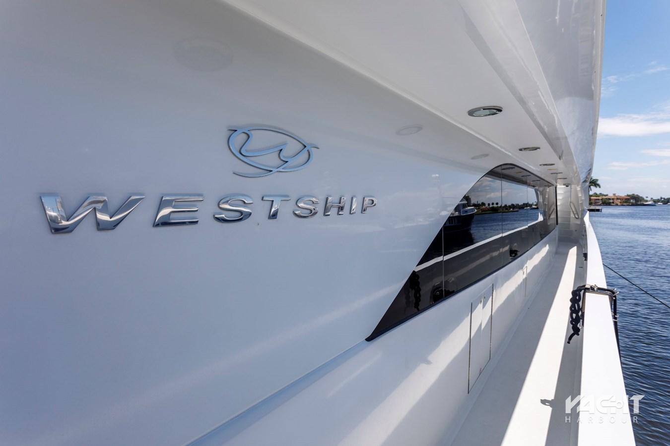 Motor yacht Invision Westship Yacht Harbour