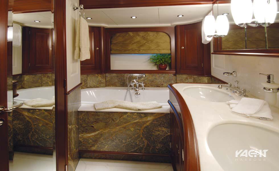 Sailing yacht Adele Vitters Yacht Harbour