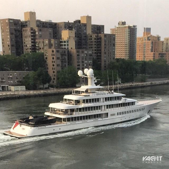 who owns motor yacht fountainhead