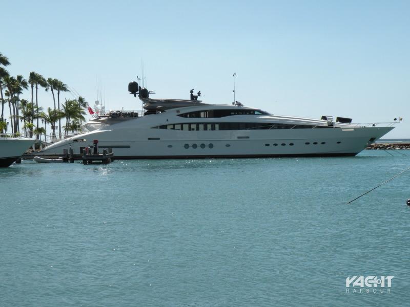 4 jacks yacht