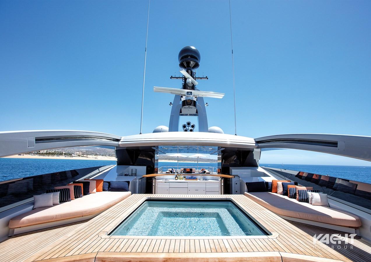 motor yacht halo