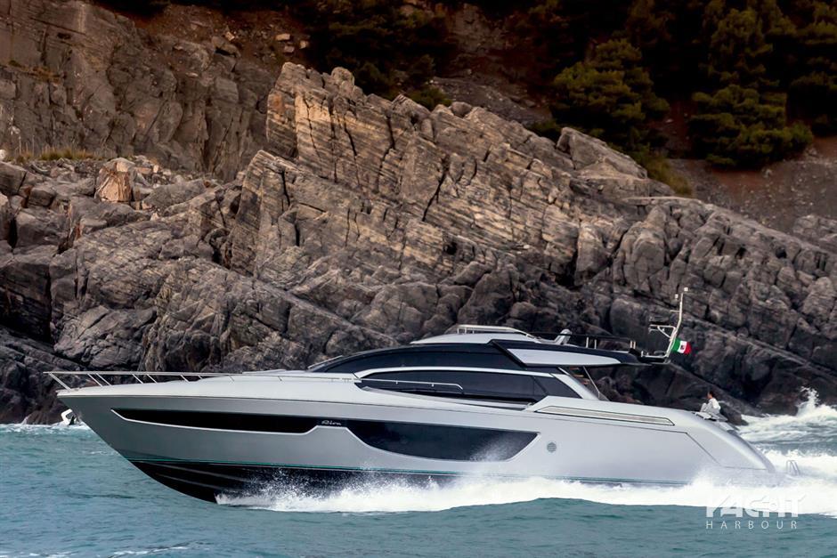 motor-yacht-soul-riva-yacht-harbour