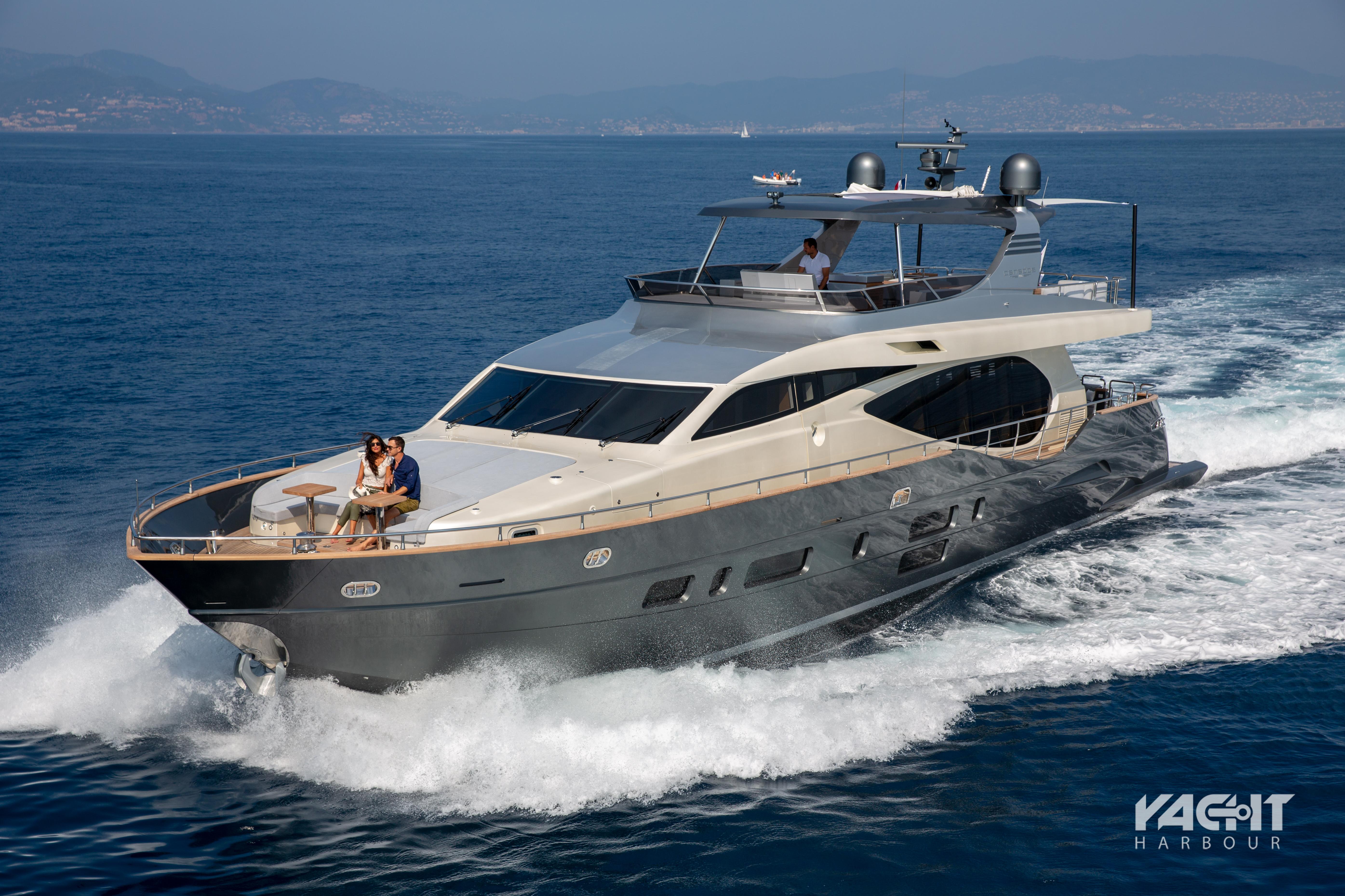 Motor yacht Ursus V - Canados - Yacht Harbour