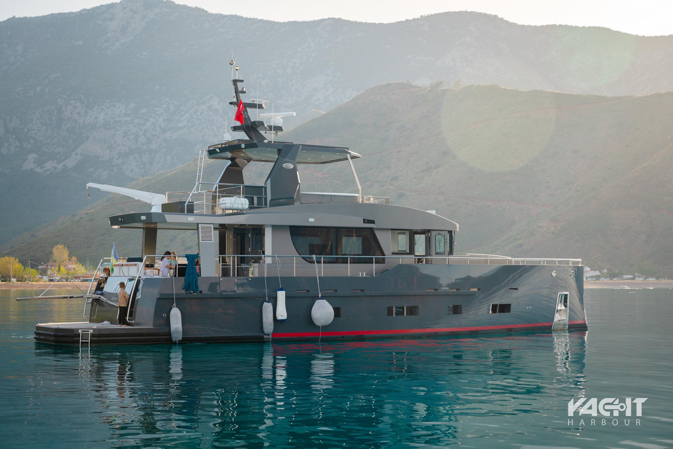 Motor yacht Bering 70 - Bering Yachts - Yacht Harbour