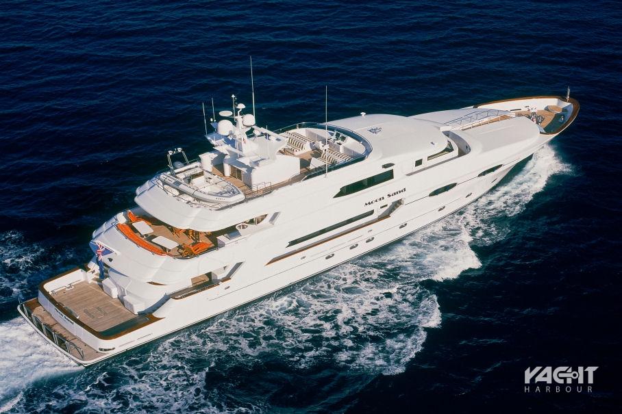 motor yacht moon sand